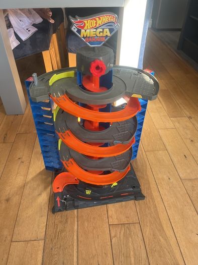 hot wheels tower