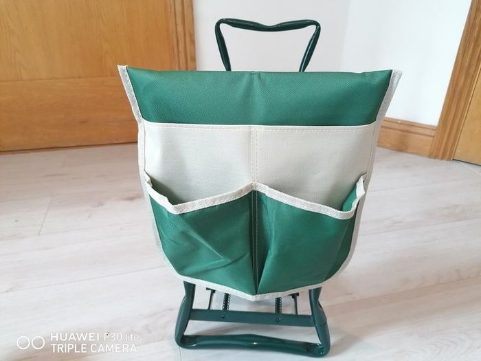 Garden Kneeling / Chair Foldable With Bag ..free Delivery