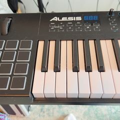 Alesis VI61