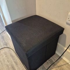 Storage box with lid