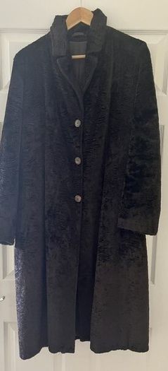 Per Una Marks & Spencer Long Velvety Sherpa Style Long Ladies Coat. In Very Good Condition. Made In Italy. Dark brown. Size Medium