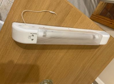 Shaver socket / light