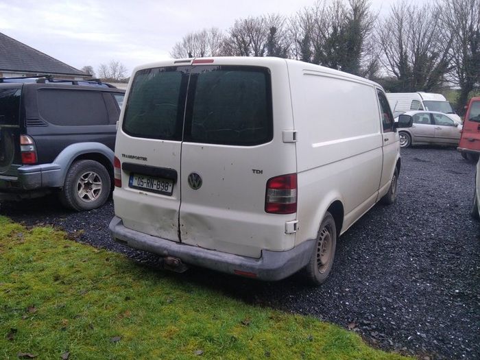 05 transporter t5 breaking
