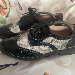 BESTELLE Leather Brogue Flats
