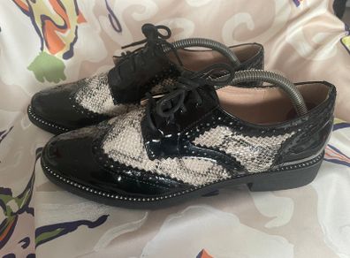 BESTELLE Leather Brogue Flats