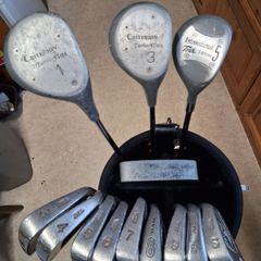 Golf Clubs. Complete Set Of Mens Right Handed Golf Clubs. Collect In Malahide Or Receive Via Registered Post.