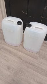 2 fuel containers