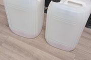 2 fuel containers