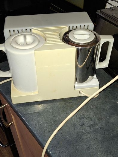 Beautiful Vintage Working 70s Goblin Teasmade, Automatic Tea Maker with Light and Alarm Clock, Ceramic Teapot. Postage Available or Collection