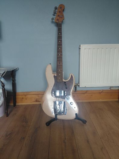 Flea Jazz Bass - 61 jazz reissue