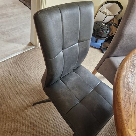 Dining room table