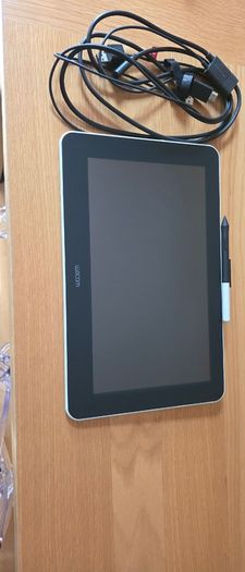 Wacom One 13 Pen Display  Excellent Condition, Barely Used