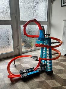 Hot wheels stunt track.
