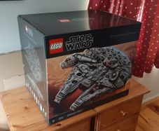 Lego Millennium Falcon - UCS {2nd edition} 75192