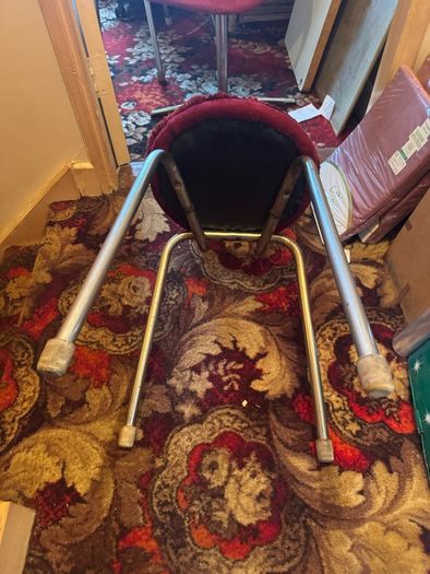 2 vintage chairs from the 80's read full ad