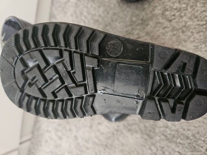 Two pairs of boys' shoes size 8 (26)