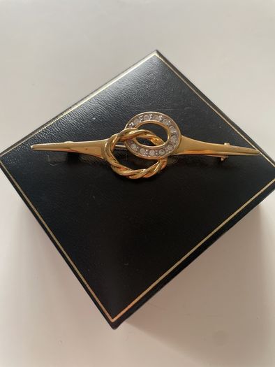 brooch