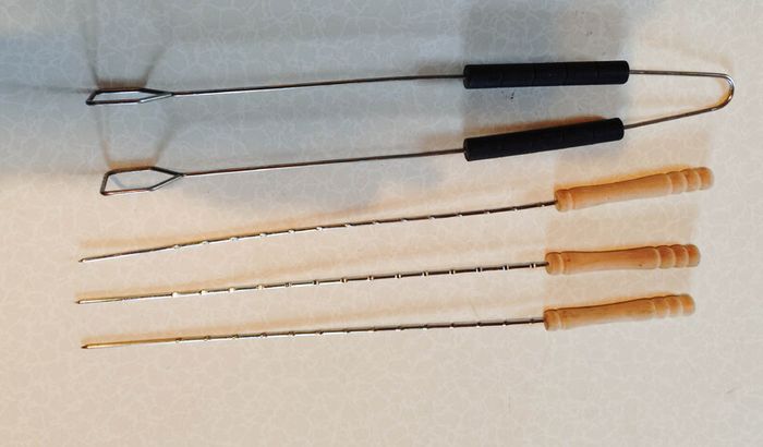 Kitchen Tongs & 3 Skewers (brand New).
