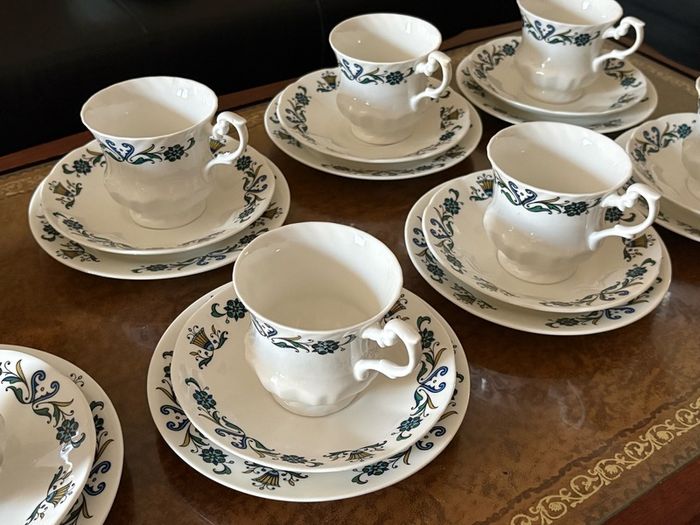 Vintage x22 pieces Tea set