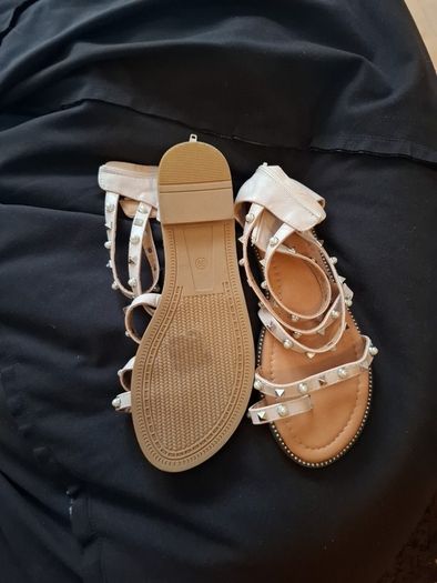 Sandles size 6