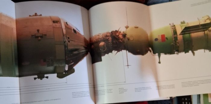 The National Air & Space Museum / C.D.B. Bryan / 1st ed.,Smithsonian Institute / 1979
