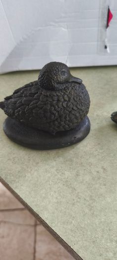 3 DUCKS Duck Ornament, VintagVintage smaller oneHand Painted Soapstone Decoy Duck Figurine Rustic Cabin Decor 18.00 euro.