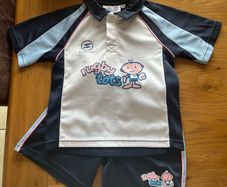 Rugby Tots Boys Outfit 3-4yrs plus bonus book!