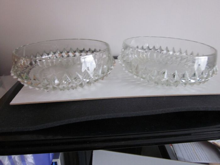 Two Vintage Indiana Glass Diamond Point  Bowls