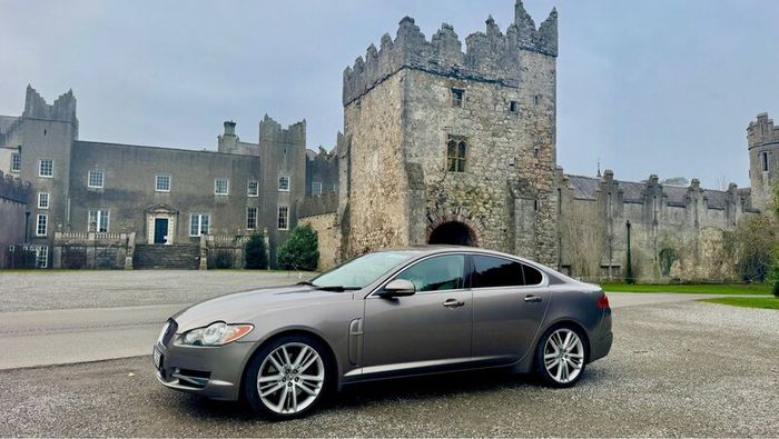 Jaguar XF S Portfolio with V-Rare Sunroof