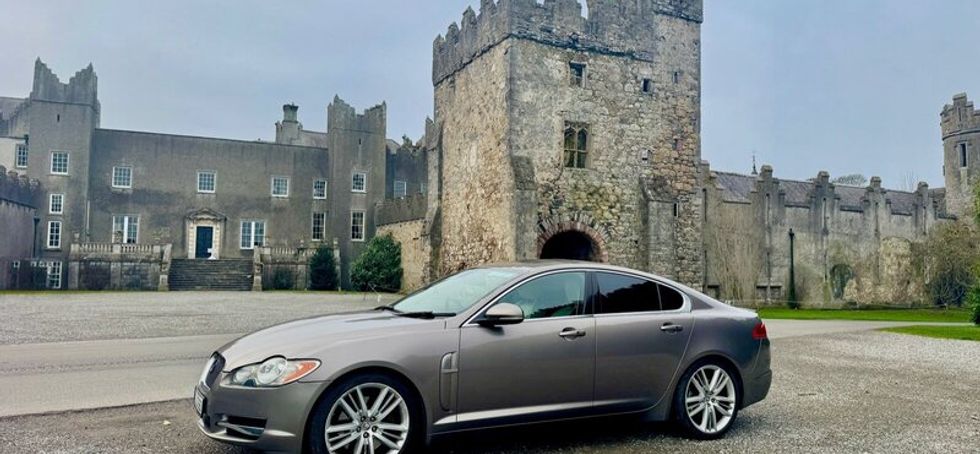 Jaguar XF S Portfolio with V-Rare Sunroof