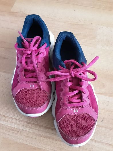 Trainer's/Girl's Under Armour Trainers/Size: 12.5  UK ..  31 EU .. Colour: Coral Pink and Navy with White Sole/NOW REDUCED