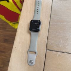 Apple Watch SE (GPS) (2nd Generation)