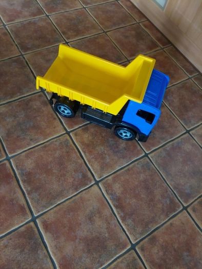 Truck large extra extra large!!