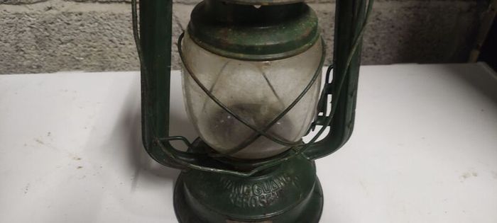 Vintage tilly lamp
