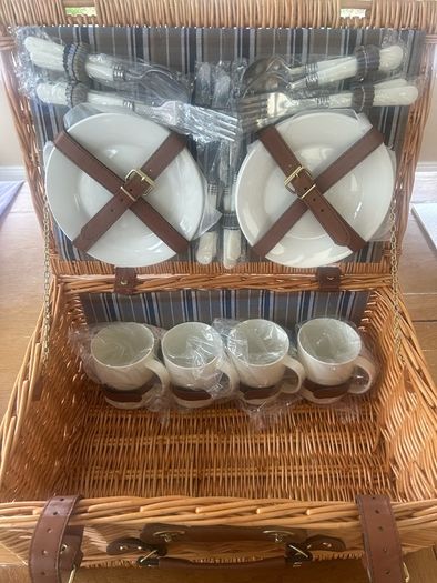 Wicker Picnic basket set