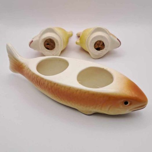 3-piece Set Salt & Pepper Shakers
