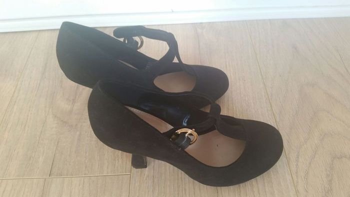 Black shoes