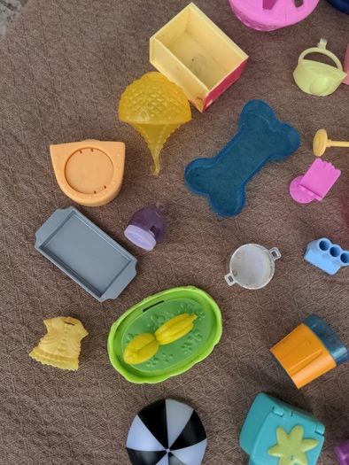 Random bits and pieces of toys