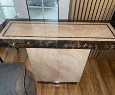 Marble Resign Hall Table mint condition