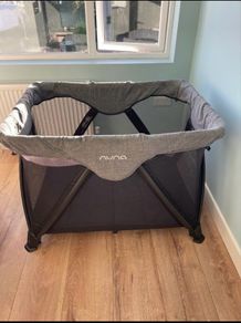 Nuna Sena Aire travel cot (easy open/fold)