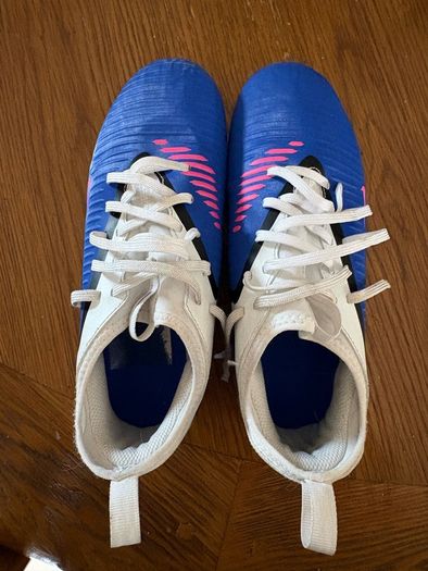 UK 4 football boots