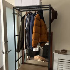 clothes rail