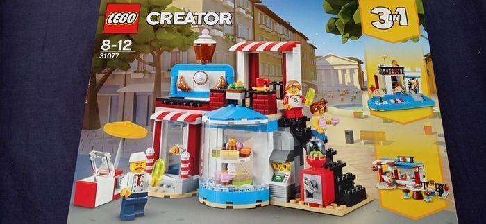 LEGO Ceator 31077 Modular Sweet Surprices 3 in 1 set