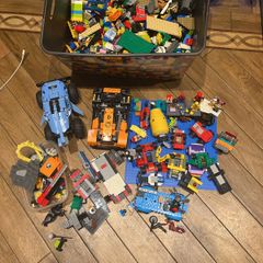 Large box of Varies sets Lego & figures