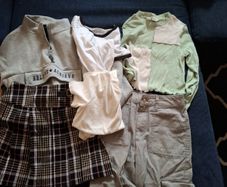 Bundle of girls' clothes aged 7/8, 8/9, 9/10