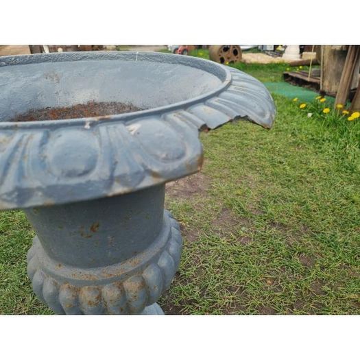 Cast Iron Urn Damaged KAS1247
