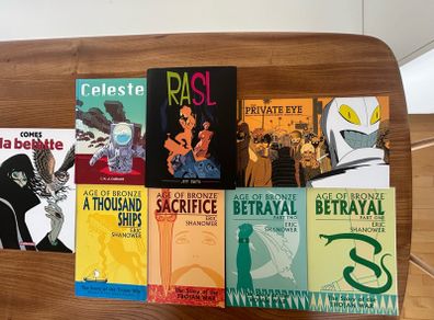Lot : graphic novels/comics
