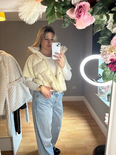 Creamy vest