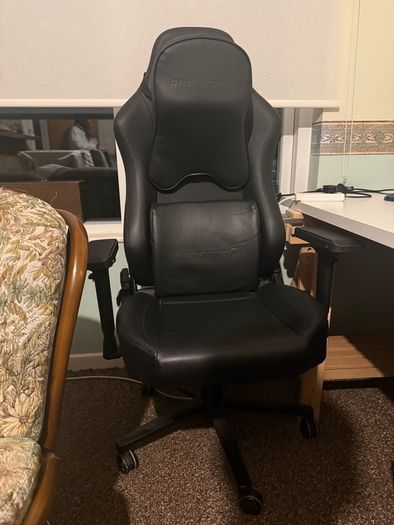 Black Anda Seat gaming chair