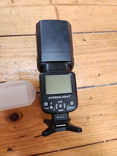 NW 561 NEEWER Camera Flash speedlight